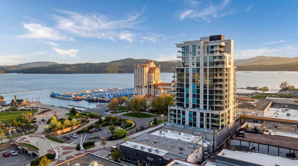 Downtown Coeur d’Alene on the lake, North Idaho